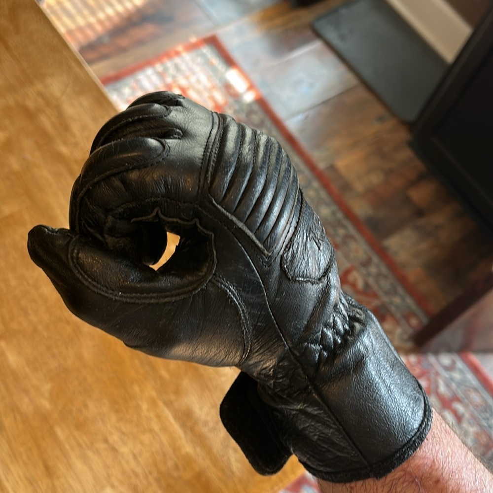 Black Men's Gloves - Picture 6 of 10